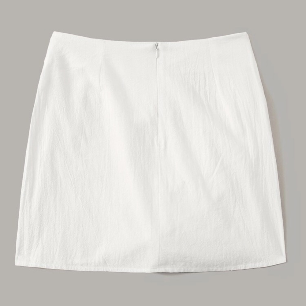 SHEIN White Wrap Skirt Size Medium - Picture 2 of 8